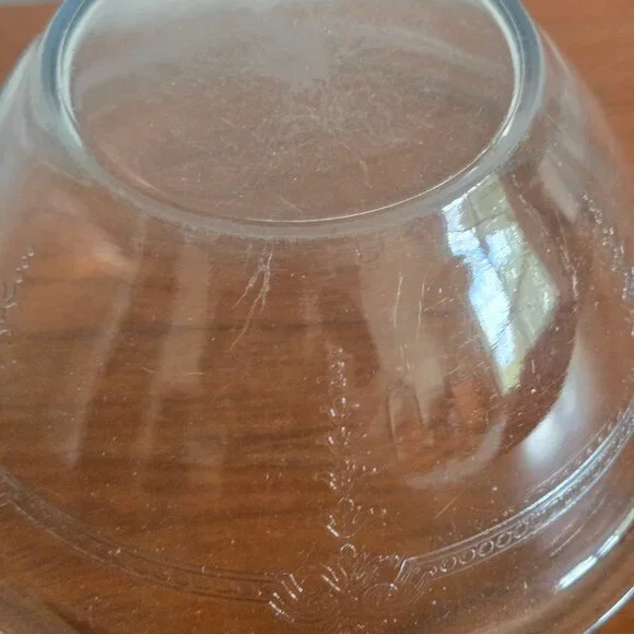 Vintage Medium Size Glass Bowl with Lid - Picture 8 of 9